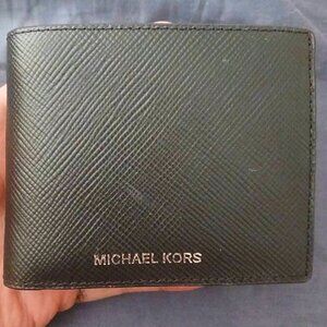 Michael Kors Black Harrison Cross grain Billfold With Passcase.  Leather. NWOT